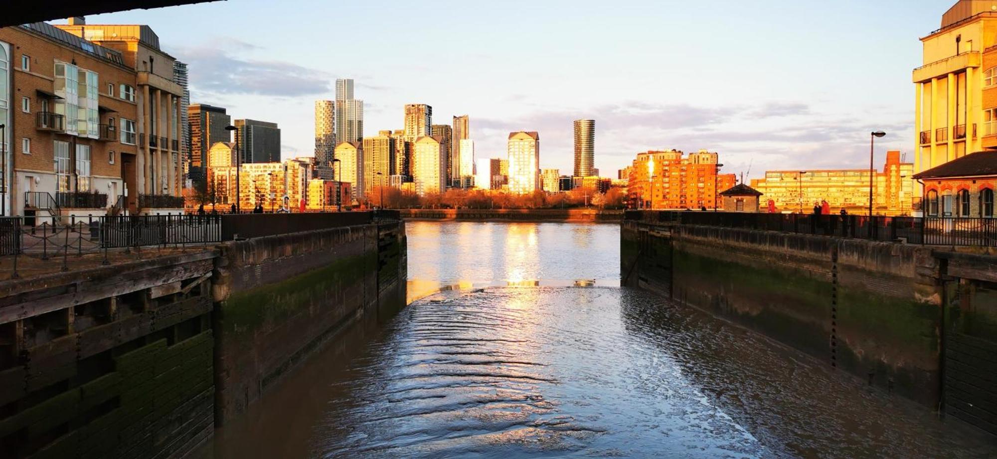 Riverside 3Br With Easy Transport 20Mins To City Centre Londen Buitenkant foto